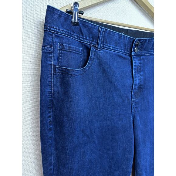 Lane Bryant Flare Dark Wash High Rise Jeans Size 22 Stretch 29” Inseam - Picture 3 of 16